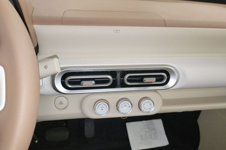 五菱汽车 宏光MINIEV 2024款 第三代 215km 青春版中控内饰16