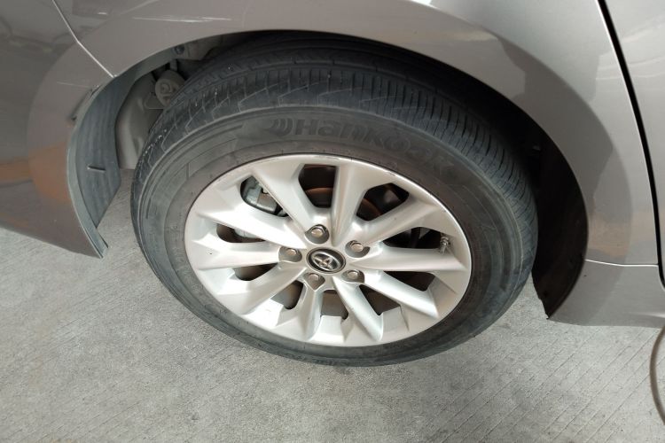 丰田 卡罗拉 2022款 双擎 1.8L E-CVT先锋版车身外观6008