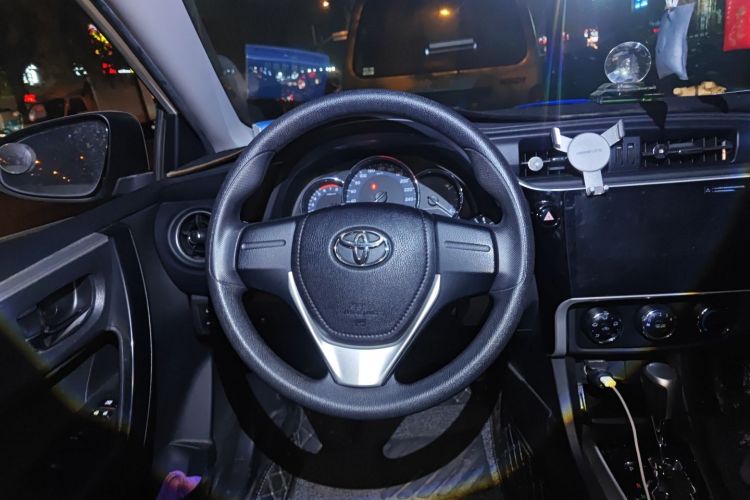 丰田 卡罗拉 2017款 改款 1.2T S-CVT GL中控内饰13