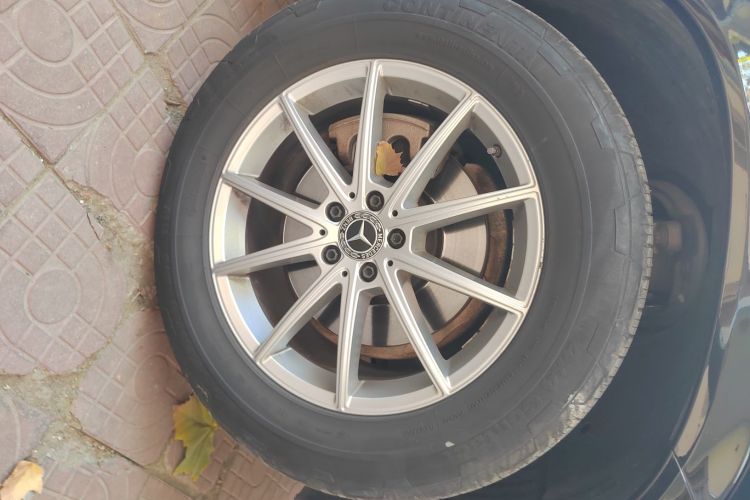 奔驰GLE 2020款 改款 GLE 350 4MATIC 时尚型车身外观10