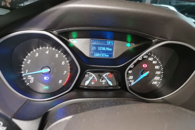 福特 福克斯 2012款 三厢 1.6L 手动舒适型中控内饰14