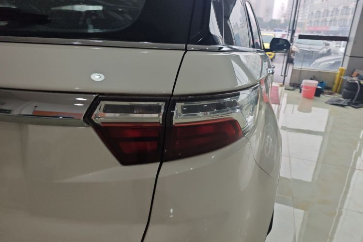 江铃 驭胜S330 2016款 1.5L GTDi 自动两驱尊贵版车身外观9