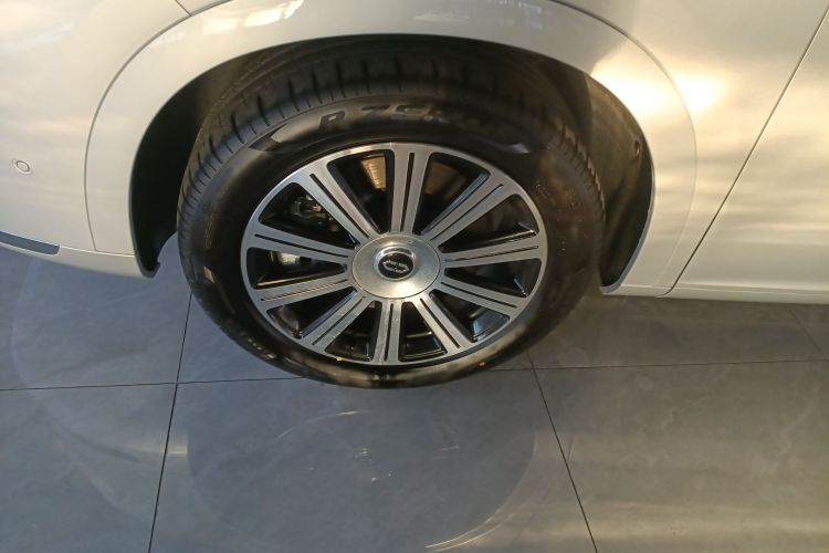 鸿蒙智行 问界M7 2024款 1.5T 智驾后驱Pro版 5座车身外观6007