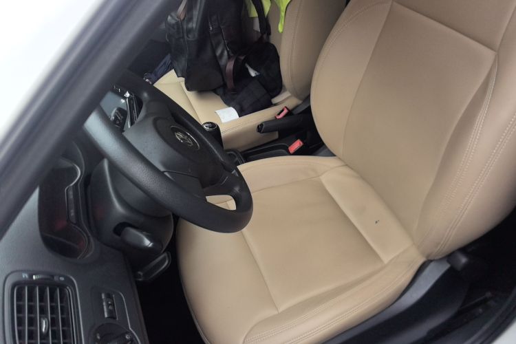 大众 Polo 2013款 1.4L 手动风尚版中控内饰19