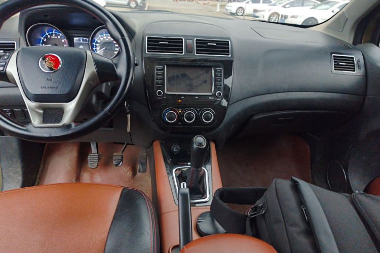 东风风行 景逸X5 2015款 1.6L 手动尊享型中控内饰16