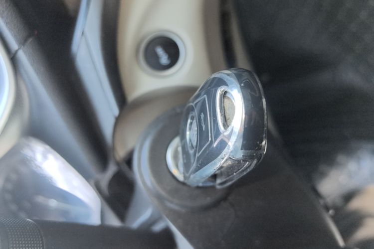 别克 英朗 2015款 15N 自动精英型中控内饰11