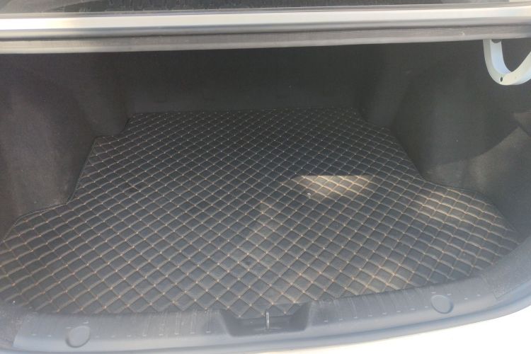 长安 逸动 2019款 高能版 1.6L GDI 自动先锋型 国VI机舱底盘23