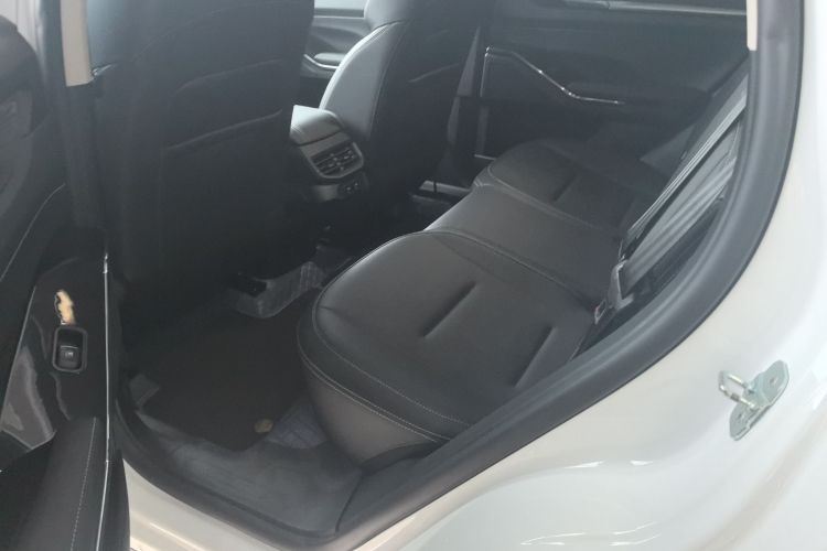 哈弗H6 2022款 第三代 1.5T 自动两驱Pro中控内饰21