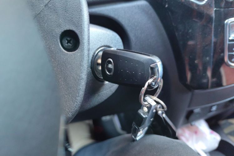 长城M4 2014款 1.5L 手动豪华型中控内饰11