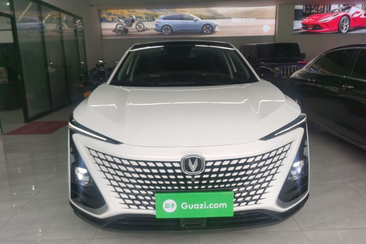 长安UNI-T 2020款 1.5T 尊贵型车身外观6001