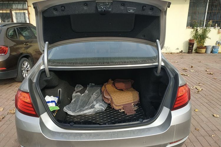 宝马5系 2017款 528Li 领先型机舱底盘23