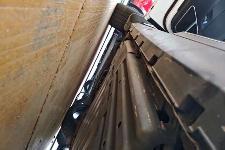 比亚迪 唐新能源 2018款 DM 2.0T 全时四驱智联创领型 7座 国V局部细节9002