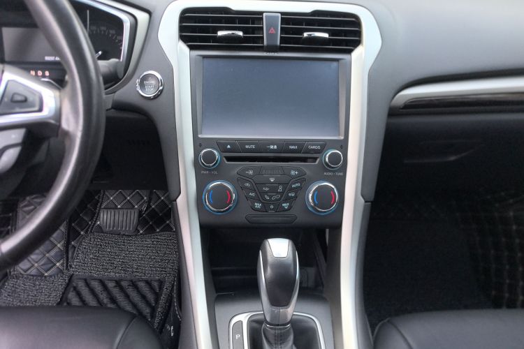 福特 蒙迪欧 2013款 2.0L GTDi200时尚型中控内饰16