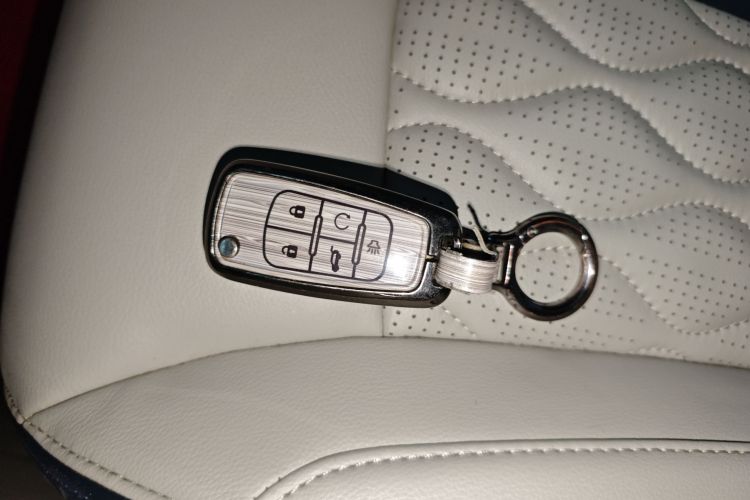 别克GL8 2018款 28T 尊贵型 国VI中控内饰11