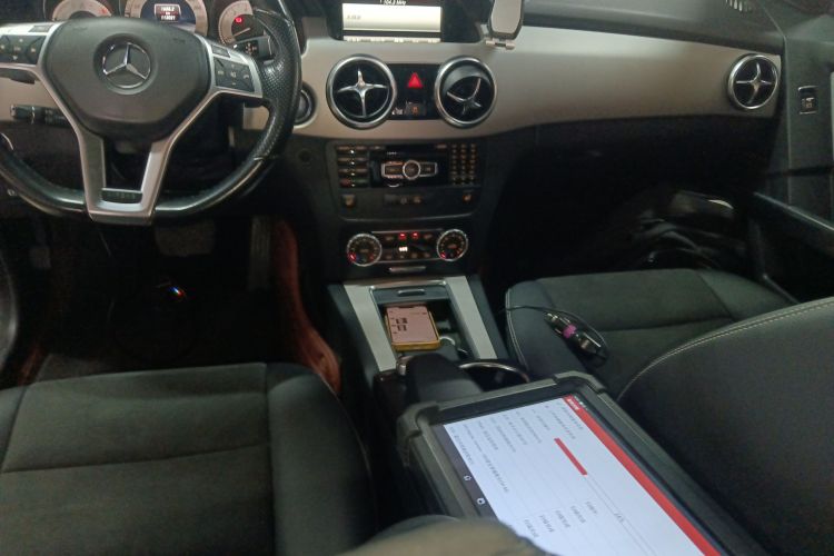 奔驰GLK级 2015款 GLK 300 4MATIC 时尚型 极致版局部细节18