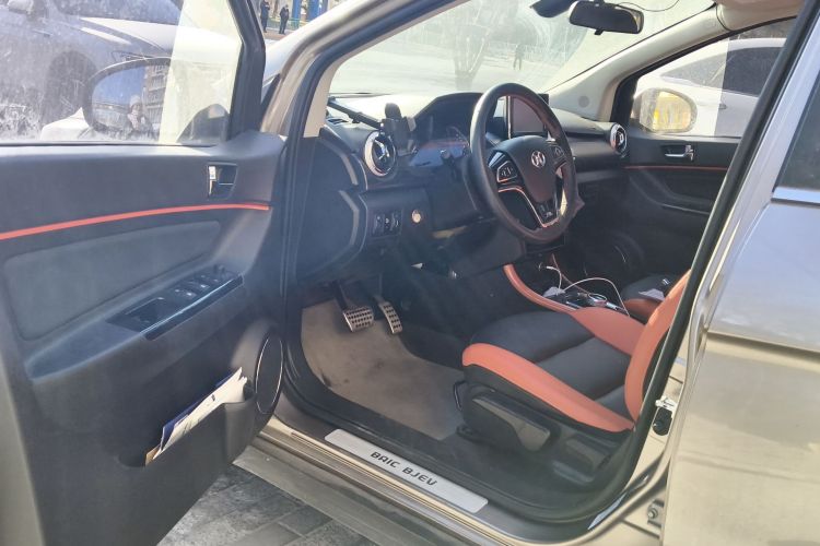 北汽新能源EX 2018款 EX360 新潮版中控内饰20