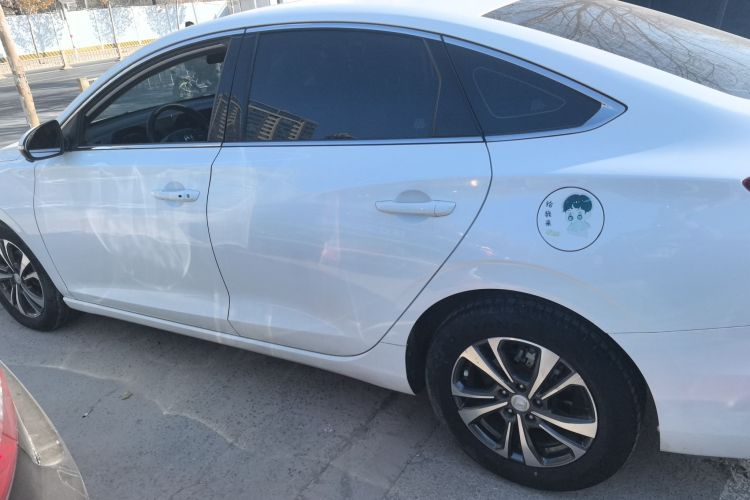 长安 逸动 2021款 PLUS 蓝鲸NE 1.4T GDI DCT尊贵型车身外观6001