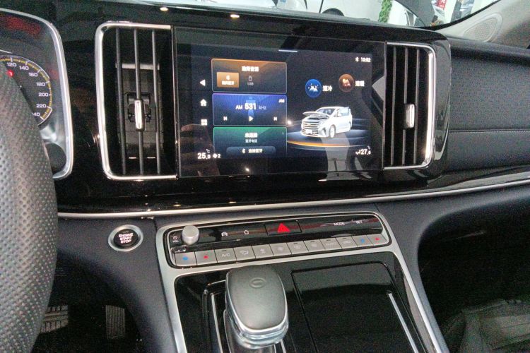 广汽传祺 传祺M8 2023款 领秀系列 390T 尊享版中控内饰16