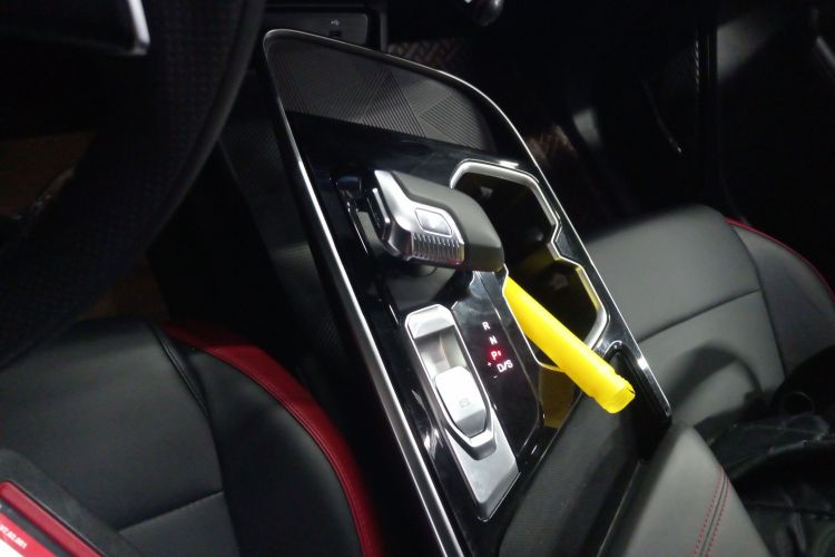 北京汽车 魔方 2023款 1.5T DCT青春版中控内饰18