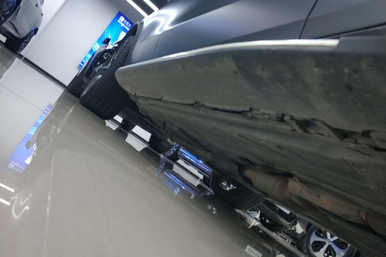 奔驰GLC AMG 2022款 AMG GLC 43 4MATIC机舱底盘29