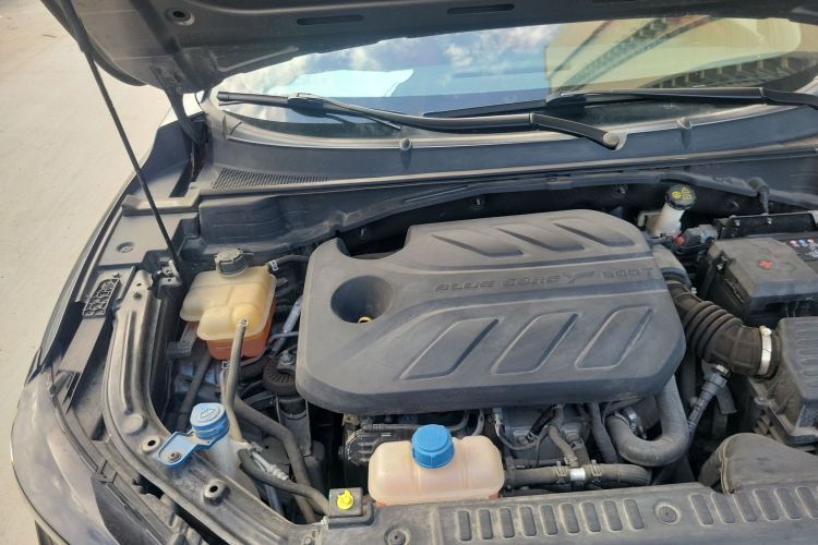 长安UNI-T 2020款 1.5T 尊贵型局部细节9006