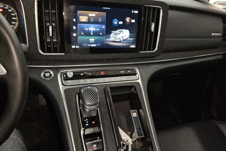 广汽传祺 传祺M8 2021款 领秀系列 390T 尊享版中控内饰16