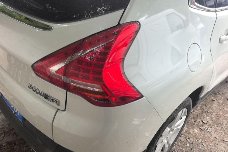 标致3008 2013款 1.6THP 自动至尚版车身外观6004