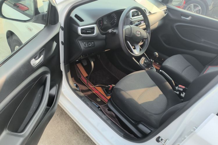 现代 瑞纳 2020款 1.4L 手动GL焕新版中控内饰20