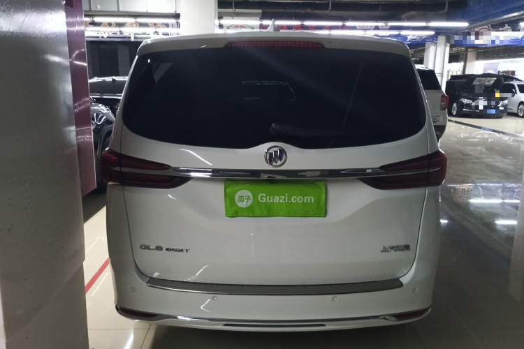 别克GL8 2021款 陆上公务舱 652T 豪华型车身外观6