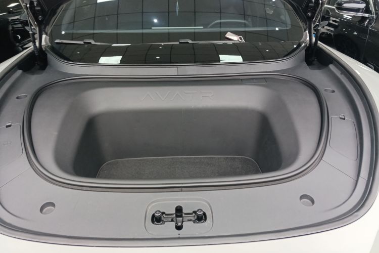 阿维塔06 2025款 Ultra纯电版机舱底盘24