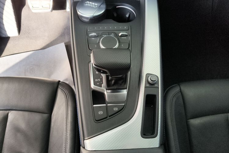 奥迪A4L 2017款 40 TFSI 时尚型局部细节18