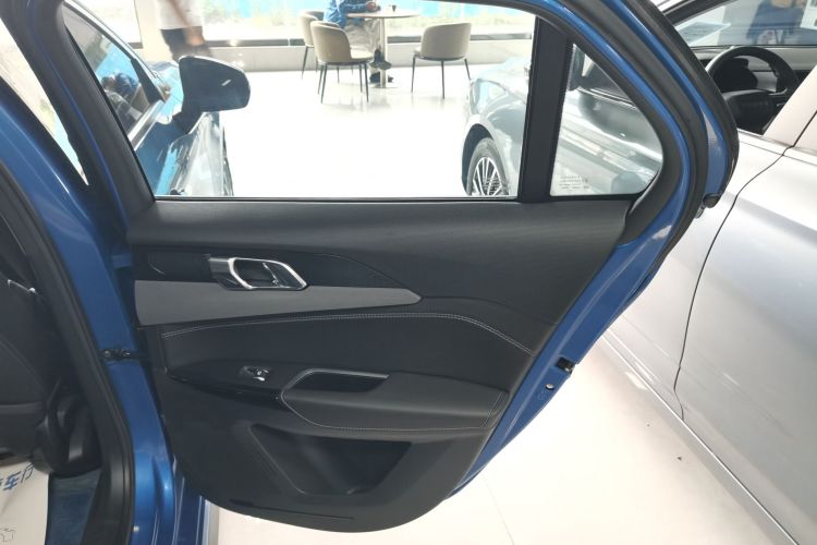 领克03 2021款 2.0TD 自动劲Plus中控内饰45