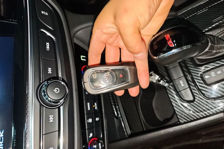 别克 君威 2019款 GS 28T 精英型 国VI中控内饰11