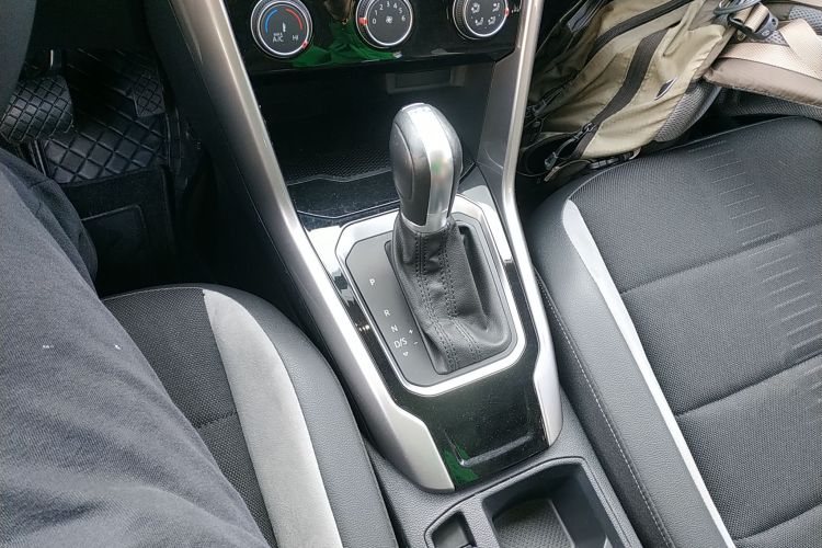 大众 T-ROC探歌 2020款 230TSI DSG两驱进取型中控内饰18