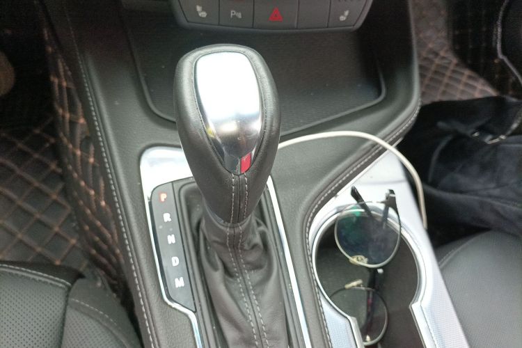 凯迪拉克CT4 2022款 28T 豪华型局部细节18