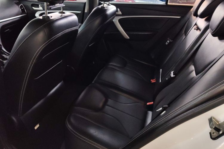 吉利汽车 帝豪 2016款 三厢 1.5L CVT向上版中控内饰21