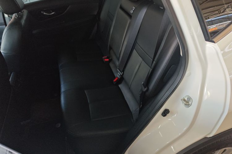 日产 奇骏 2022款 2.0L 两驱智联舒享版中控内饰21