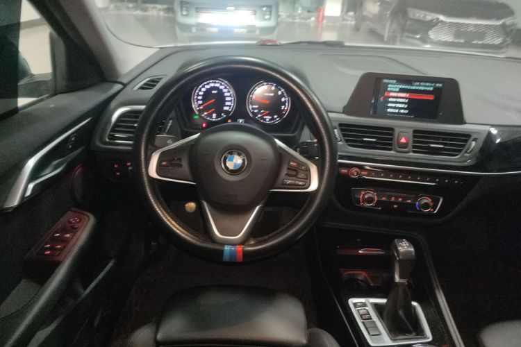 宝马1系 2018款 改款 118i 运动型中控内饰13