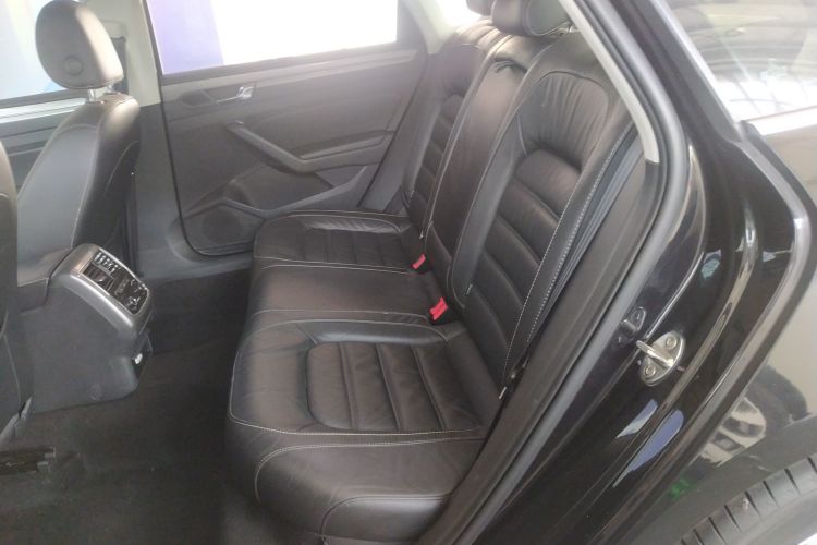 大众 帕萨特 2017款 330TSI DSG尊荣版中控内饰21