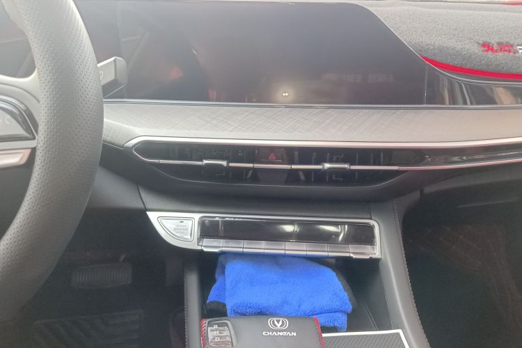 长安 逸动 2025款 PLUS 1.4T 双离合高能版局部细节16