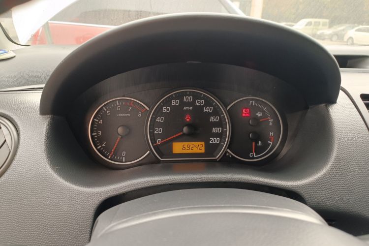 铃木 雨燕 2013款 1.3L 手动超值版局部细节14