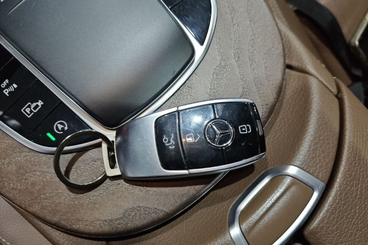 奔驰E级 2020款 E 260 L中控内饰11