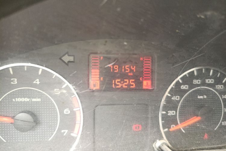 五菱汽车 五菱荣光V 2019款 1.5L封窗车实用型国VI LAR中控内饰15