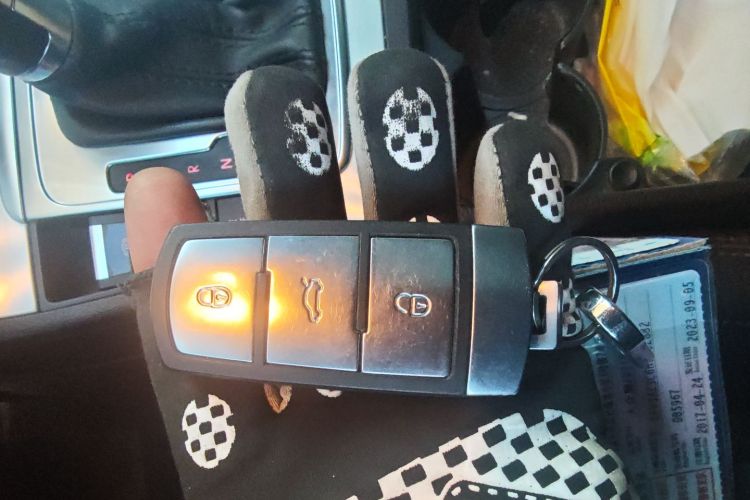 一汽-大众CC 2016款 1.8TSI 豪华型中控内饰11