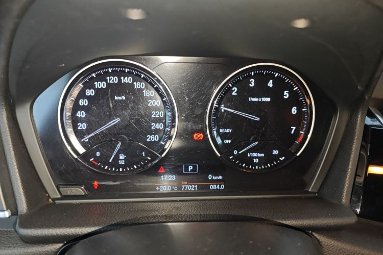 宝马2系旅行车 2019款 218i 时尚型局部细节14