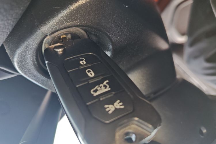 Jeep 自由侠 2019款 220T 自动领先版中控内饰7001