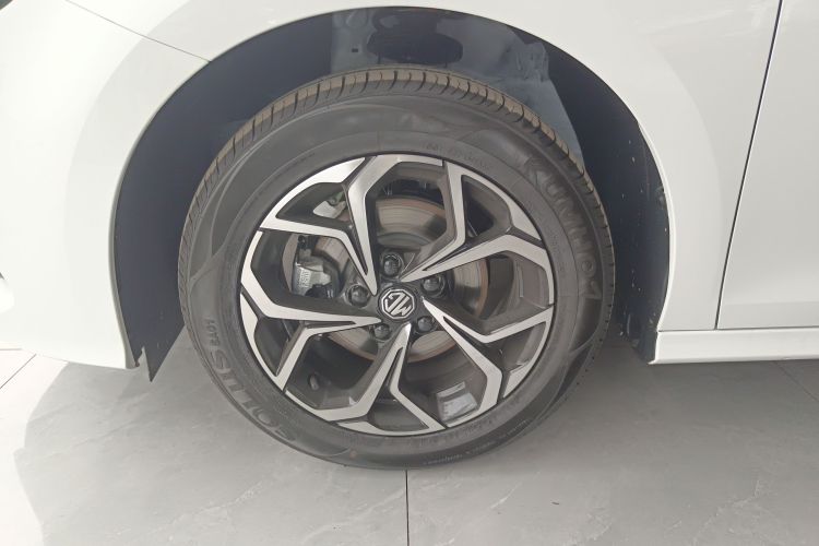 名爵 MG5 2023款 180DVVT 手动风尚版车身外观6007