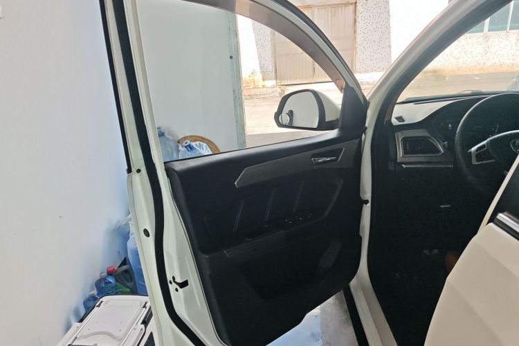 北汽威旺M50F 2017款 1.5L 舒适型中控内饰7007