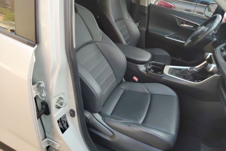 丰田 威兰达 2022款 2.0L CVT两驱豪华PLUS版局部细节41