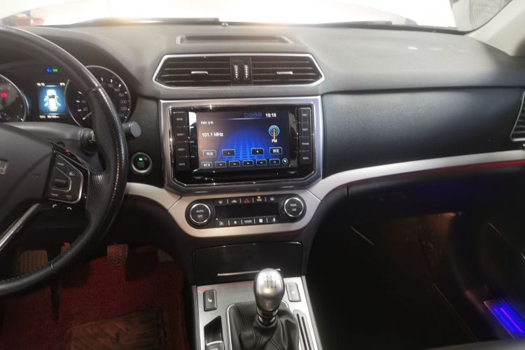 哈弗H6 Coupe 2015款 蓝标 2.0T 手动两驱精英型中控内饰16